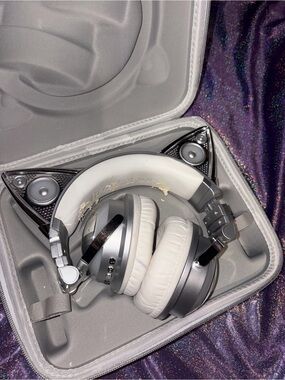 Brookstone Ariana Grande Light Up Cat Ear Headphones!!